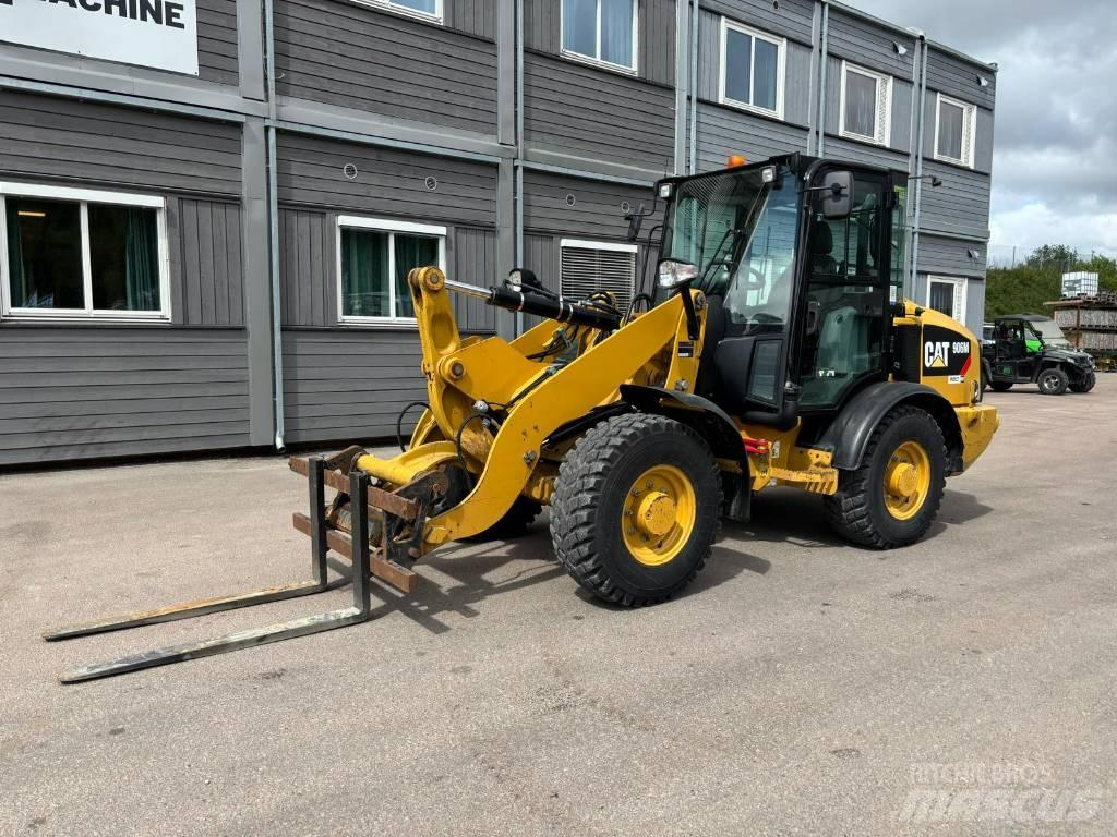 CAT 906M Radlader