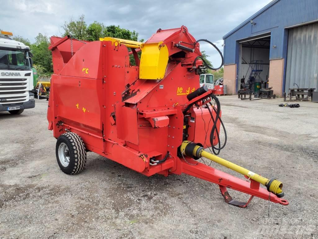 TEAGLE TOMAHAWK 8100 Ballenschredder, -schneider und -wickler