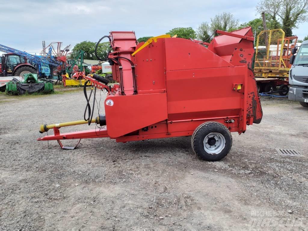 TEAGLE TOMAHAWK 8100 Ballenschredder, -schneider und -wickler