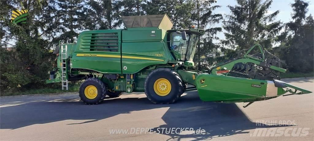 John Deere T670 Mähdrescher