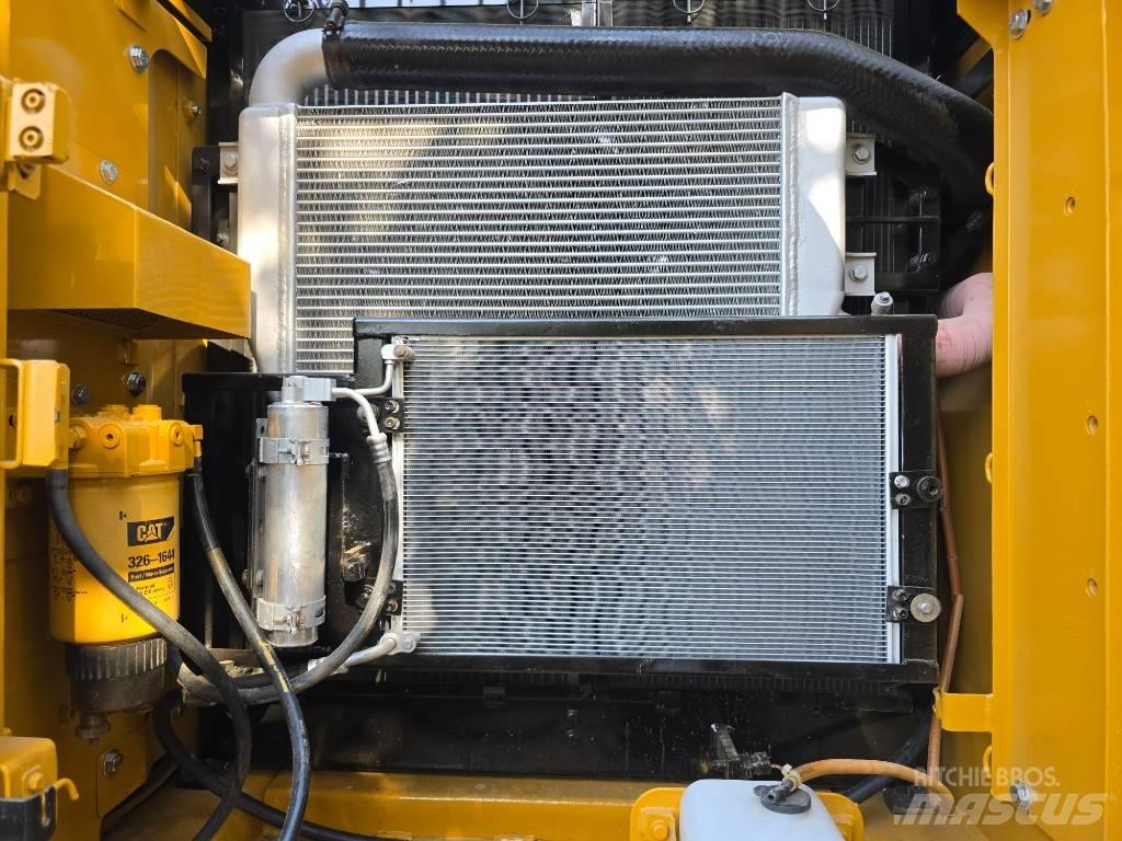 CAT 320D2 Raupenbagger