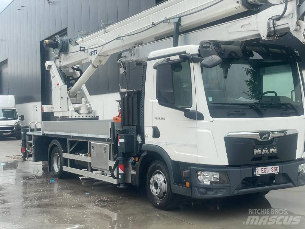 Böcker AK 36/4000 All-Terrain-Krane