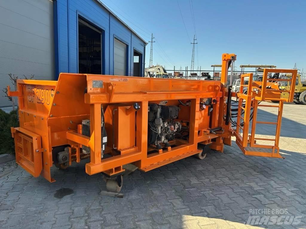 Strassmayr BF 290 Strassenfertiger