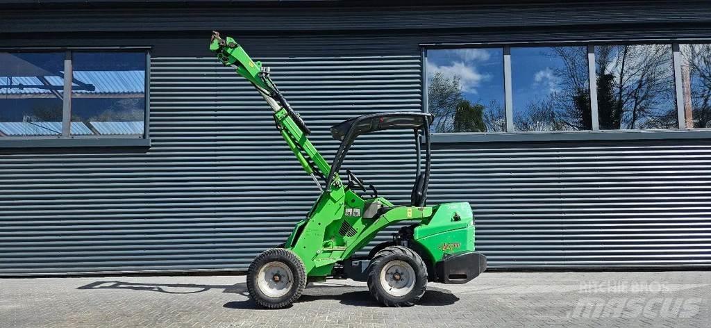 Avant M528 Minilader