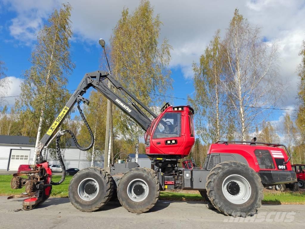 Komatsu 951 Harvester