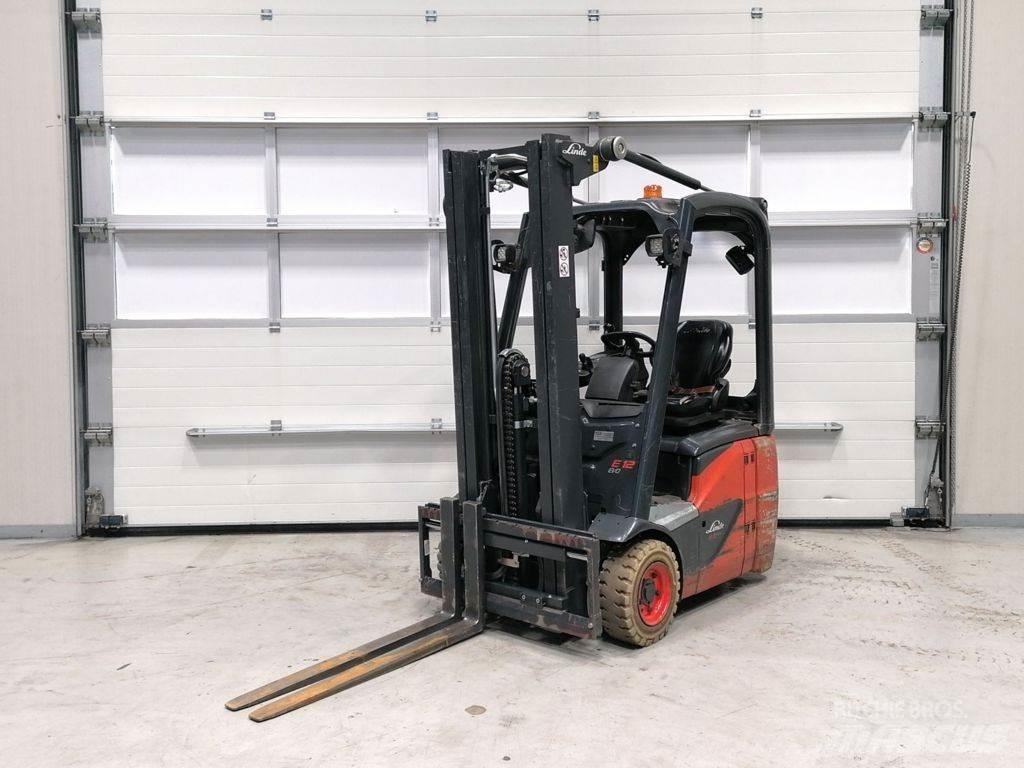 Linde E12-02 Elektrostapler