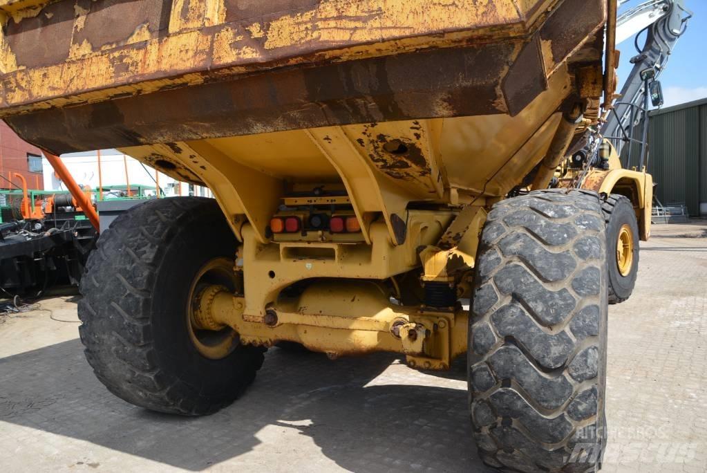 CAT 735 Dumper - Knickgelenk