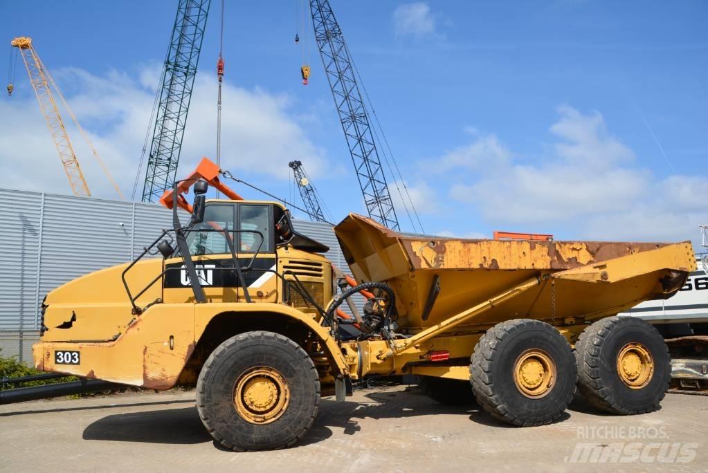CAT 735 Dumper - Knickgelenk