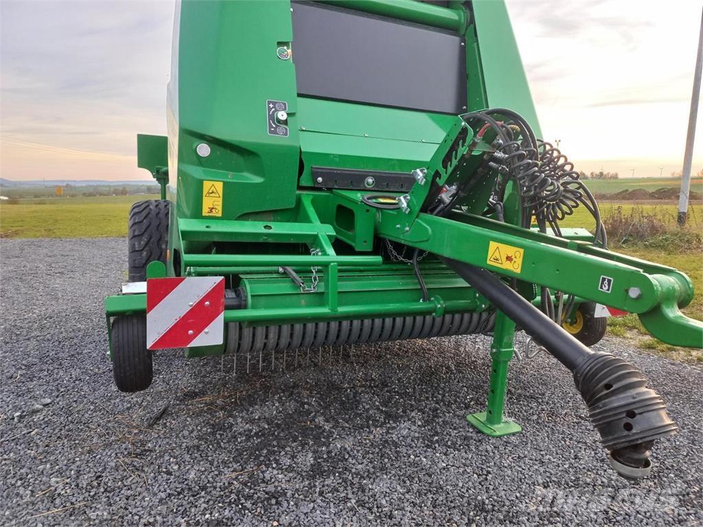 John Deere V461M Rundballenpressen