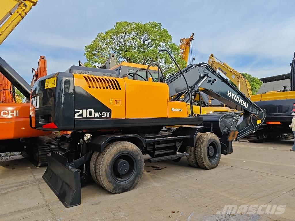 Hyundai R210W-9 Mobilbagger
