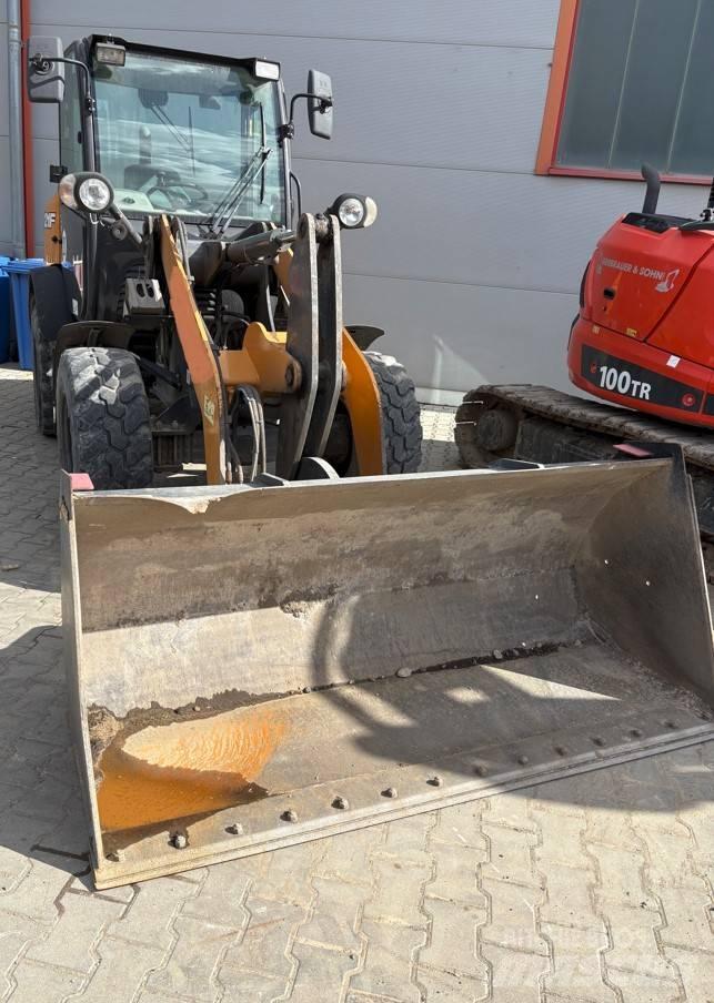 CASE 121F Radlader