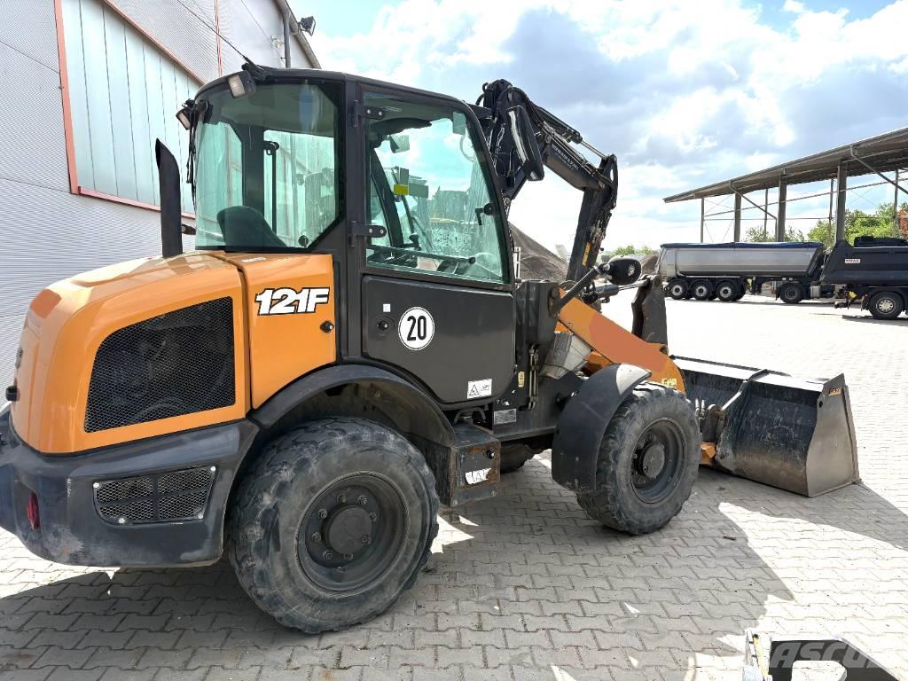 CASE 121F Radlader