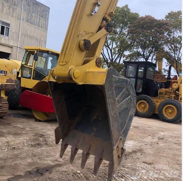 Komatsu PC 220-8 Raupenbagger