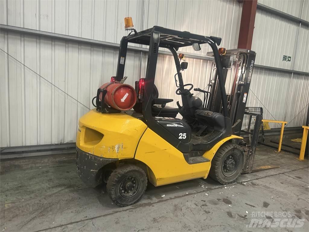 Komatsu FG25HT-17 Gasstapler