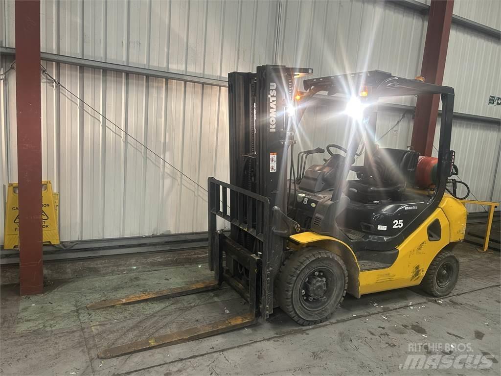 Komatsu FG25HT-17 Gasstapler