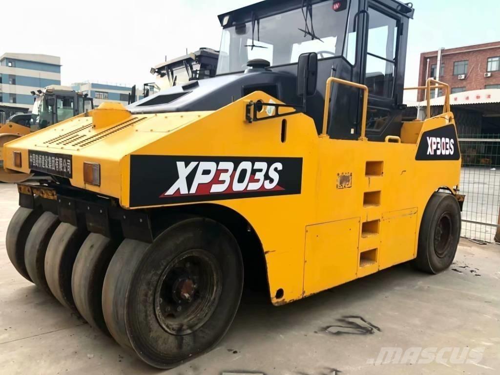 XCMG XP 303 Gummiradwalzen