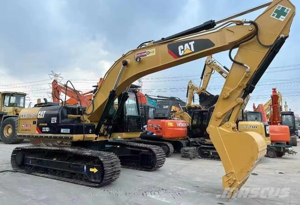 CAT 323 D L Raupenbagger