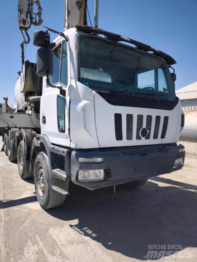 Astra Betonpompa Betonmischer
