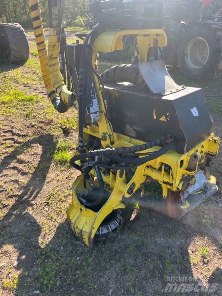 John Deere 1270 G Harvester