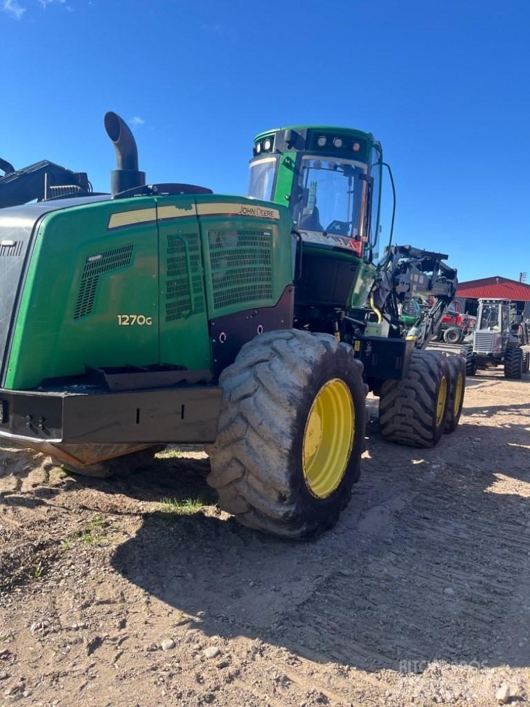 John Deere 1270 G Harvester