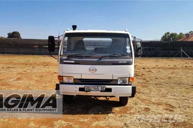 Nissan UD40 Andere Fahrzeuge