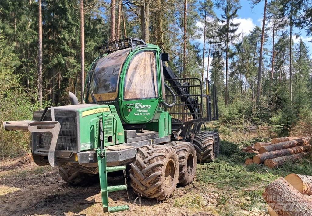 John Deere 810 E Forwarder