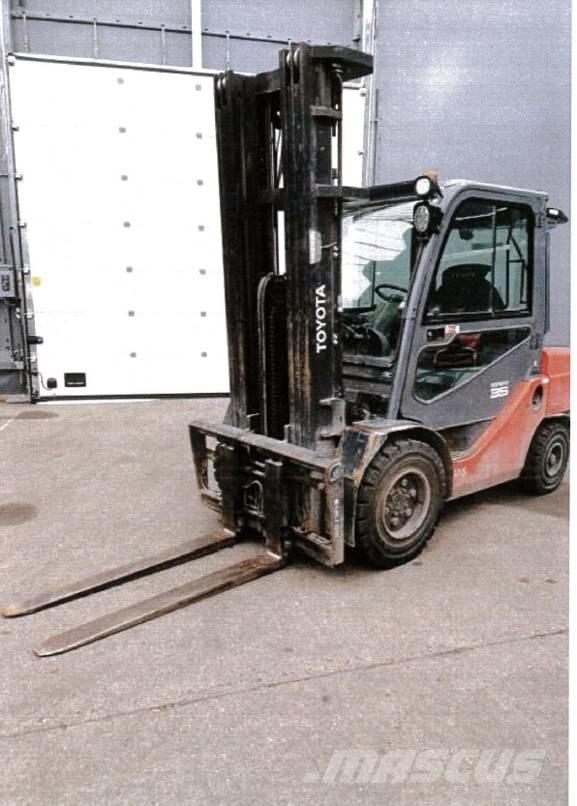 Toyota 8 FD JF 35 Dieselstapler