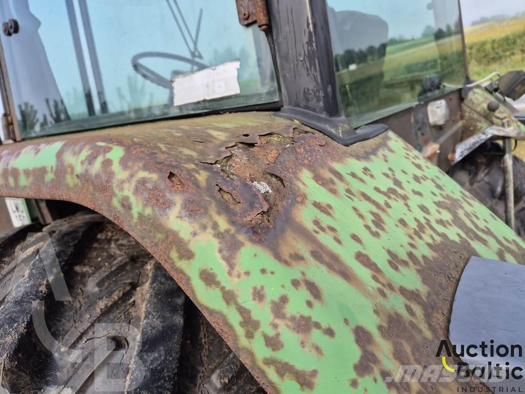 John Deere MFWD Traktoren