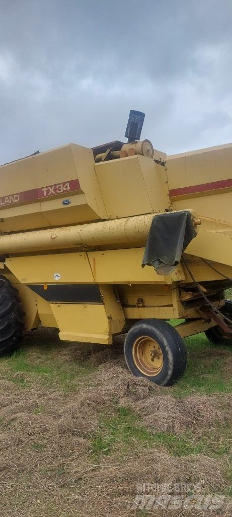 New Holland TX 34 Mähdrescher