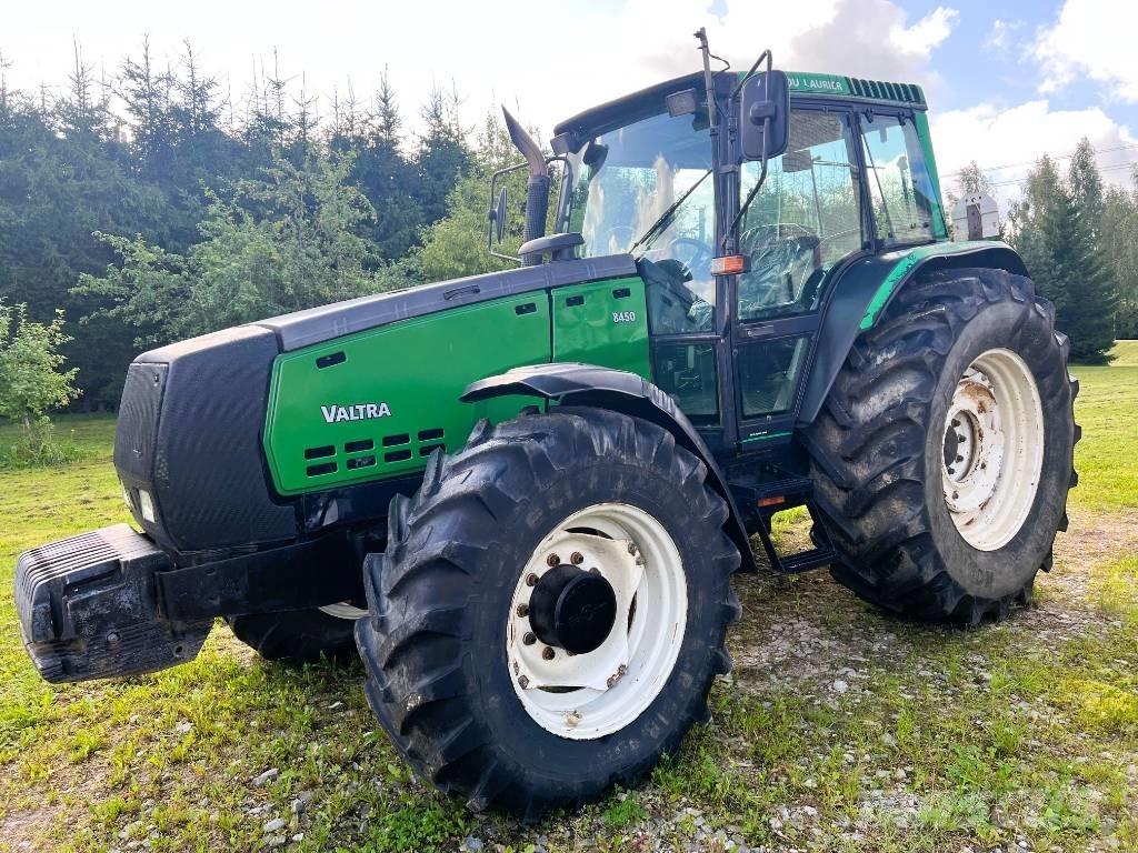 Valtra 8450 Traktoren