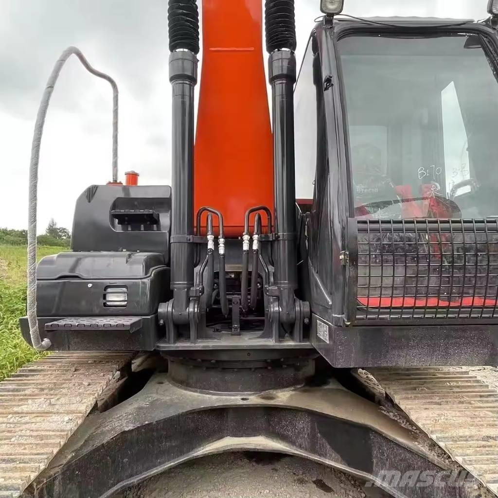 Hitachi ZX 200 Raupenbagger