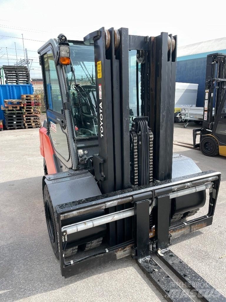 Toyota 40-8FD45N Dieselstapler