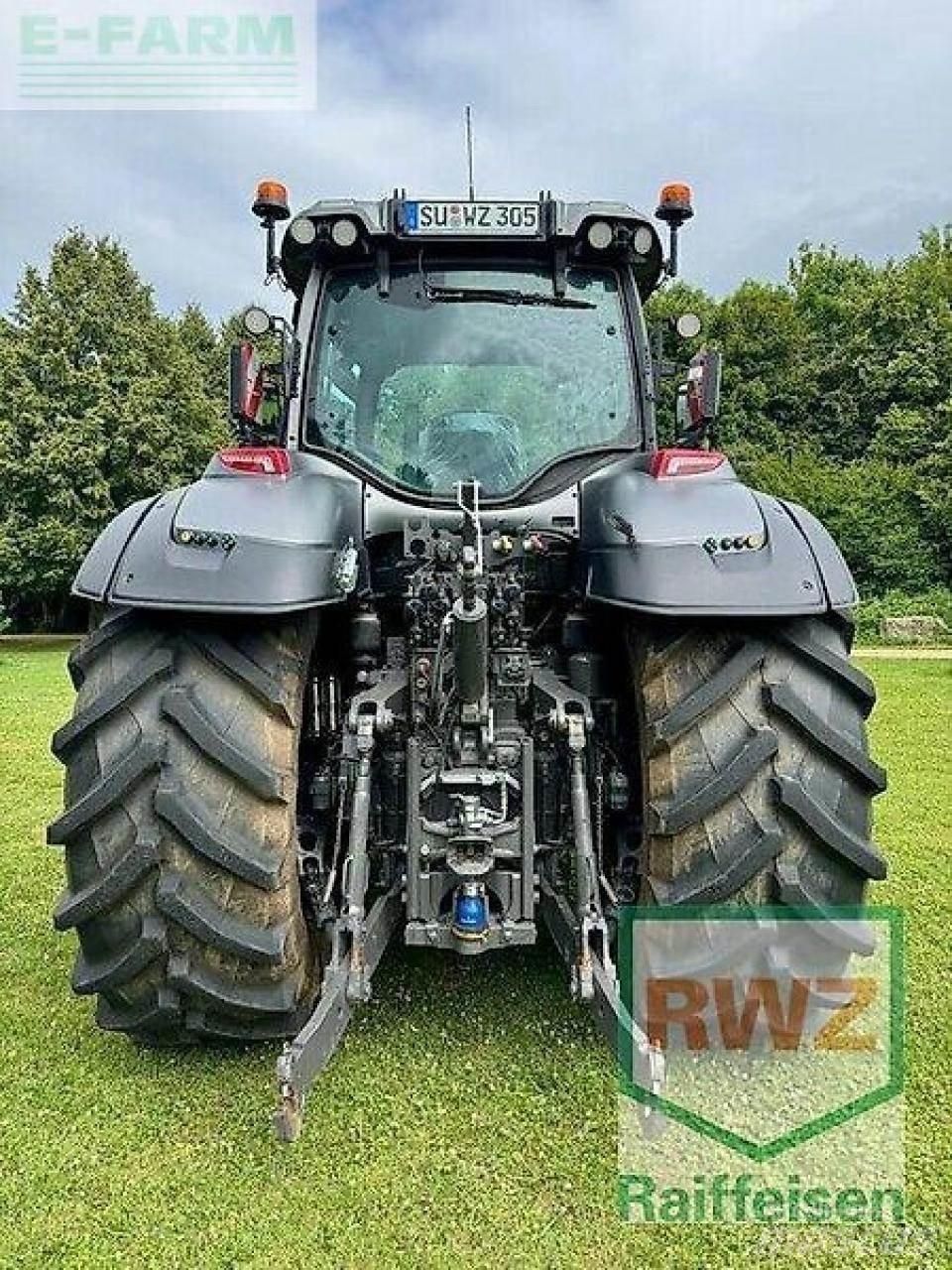 Valtra q305 Traktoren