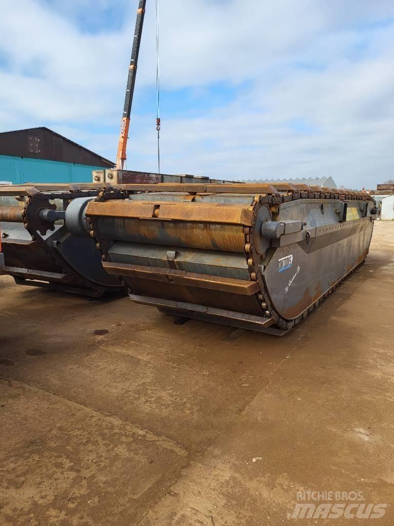 Volvo 210CLR Amphibienbagger