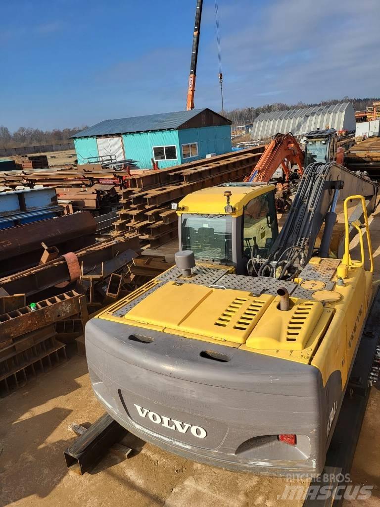 Volvo 210CLR Amphibienbagger