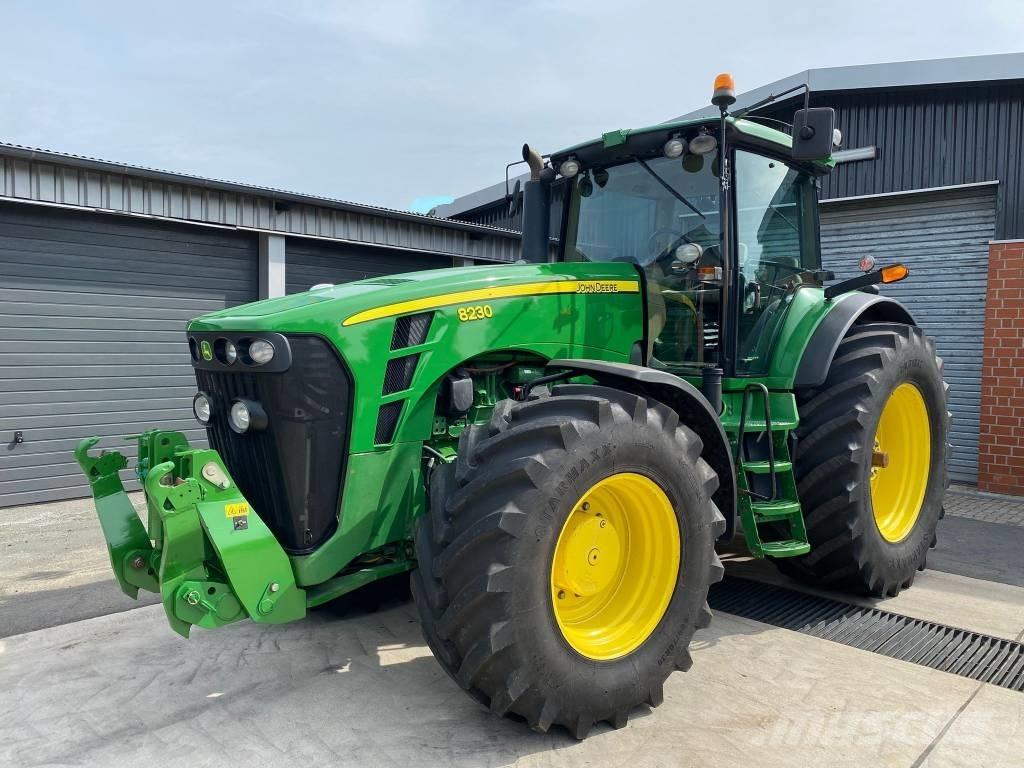John Deere 8230 ILS Traktoren