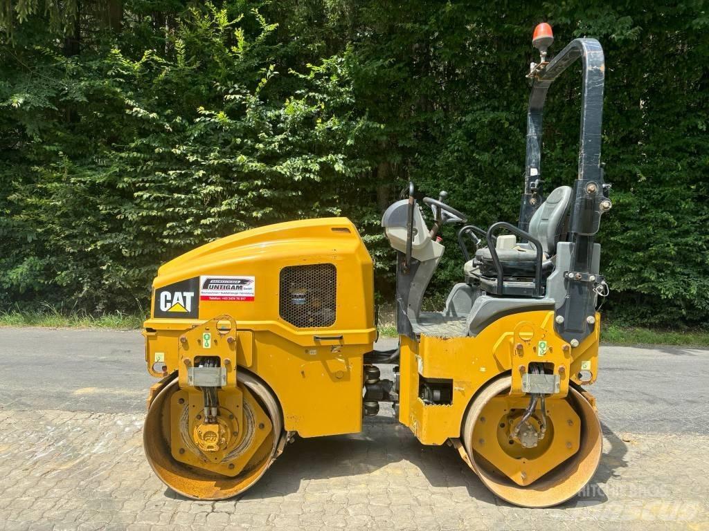 CAT CB 24 B Tandemwalzen
