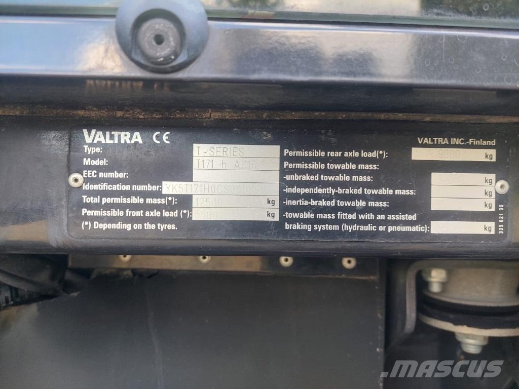 Valtra T 171 H Traktoren