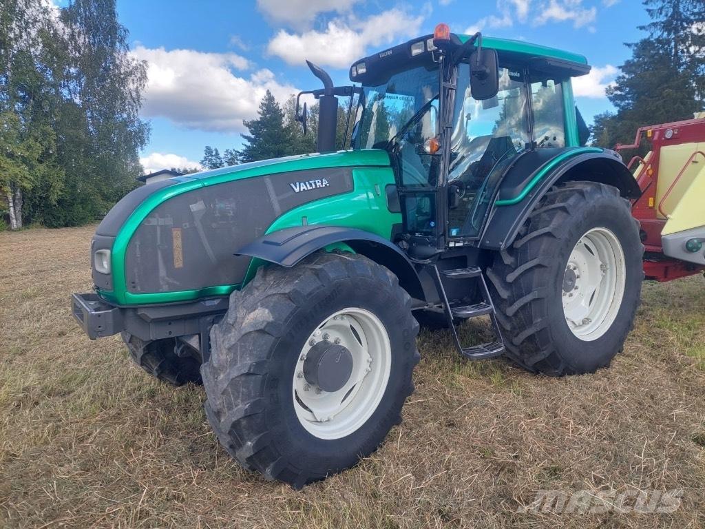 Valtra T 171 H Traktoren