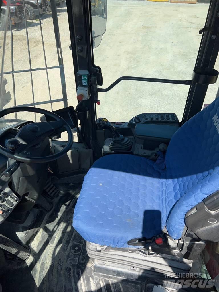 Komatsu WA 270-8 Radlader