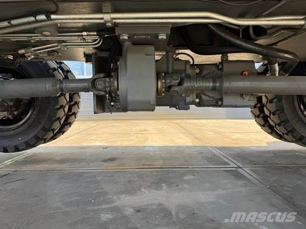 Liebherr LH 30 M Materialumschlag