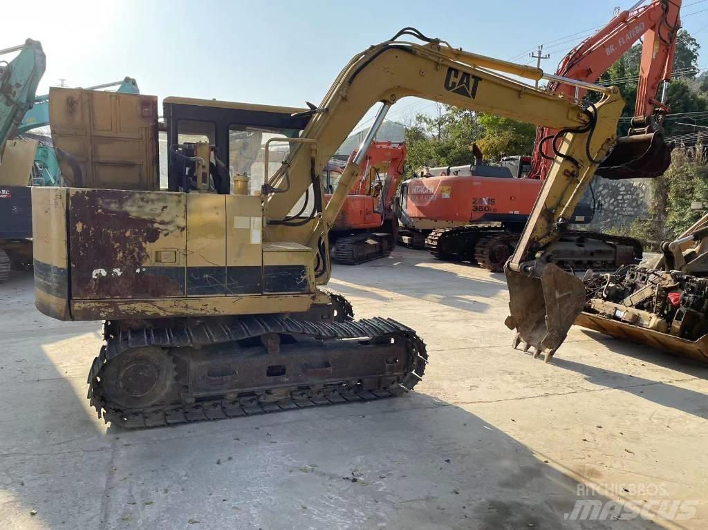 CAT E 70 B Raupenbagger