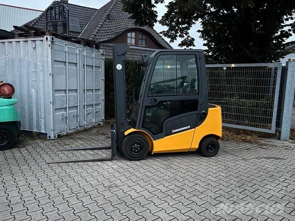 Jungheinrich DFG 320 Dieselstapler