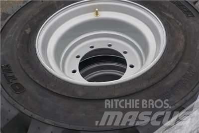 JLG Tyres Reifen und Schläuche