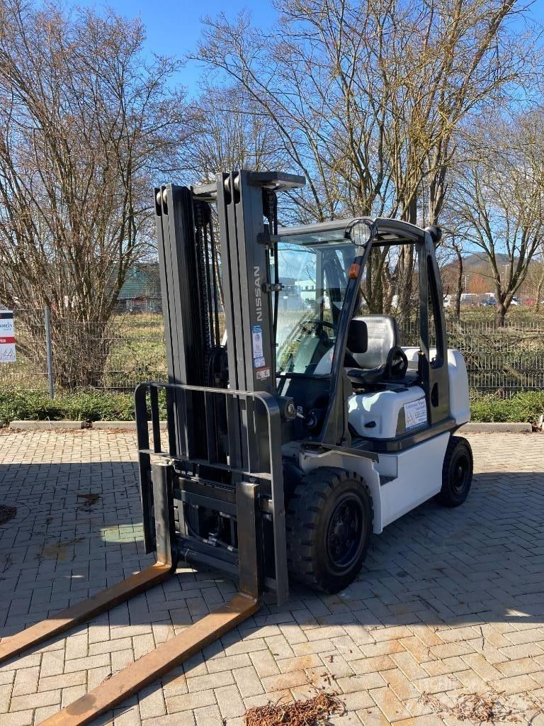 Nissan YG1D2A32Q Dieselstapler