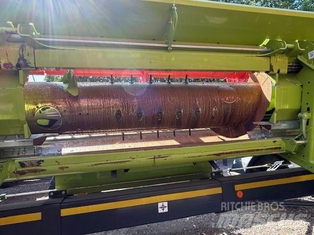 CLAAS LEXION 6800 Mähdrescher