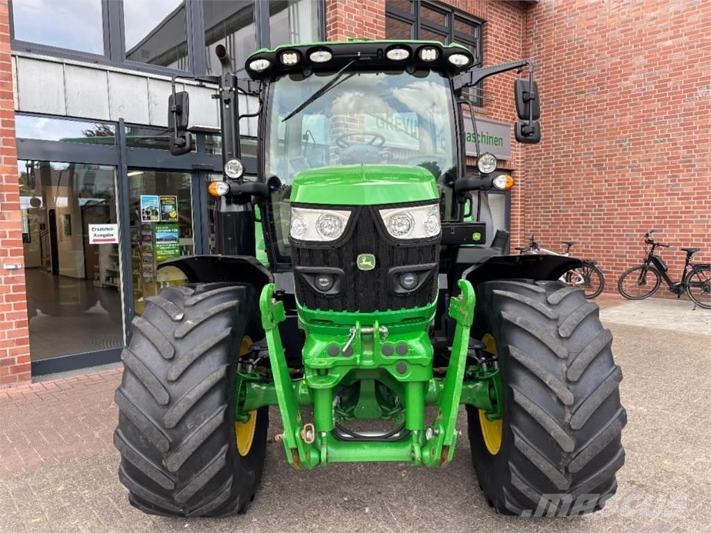 John Deere 6120R Traktoren