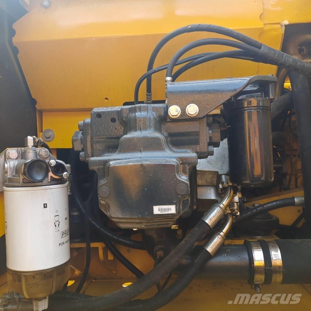 Komatsu PC200-8 Raupenbagger