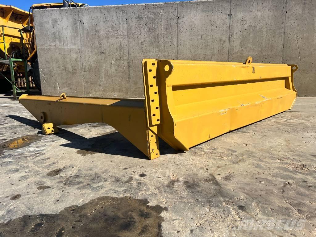 CAT TAILGATE CAT 735 Heckklappe