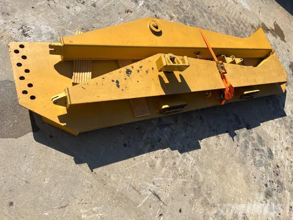 CAT TAILGATE CAT 735 Heckklappe